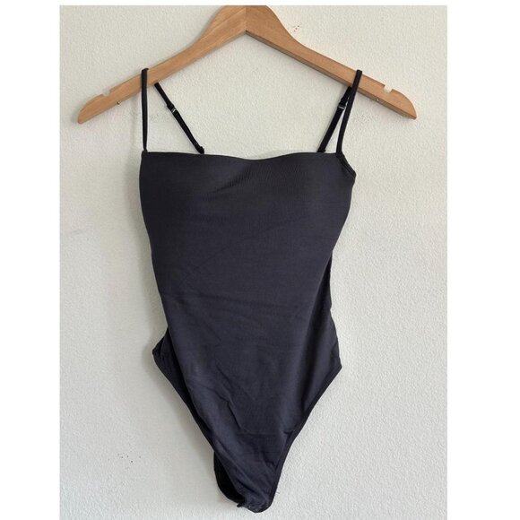 Skims Smooth Layers Cami Bodysuit in Graphite, Size XXS - Picture 2 of 5